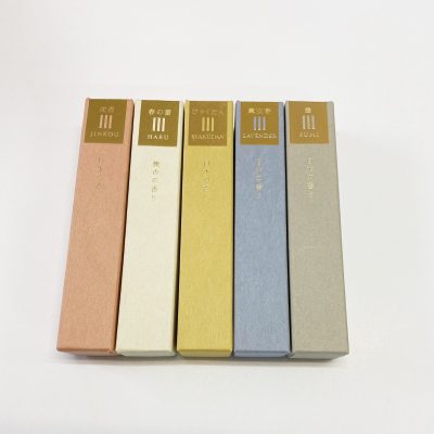 和のイメージで貼り紙をチョイス